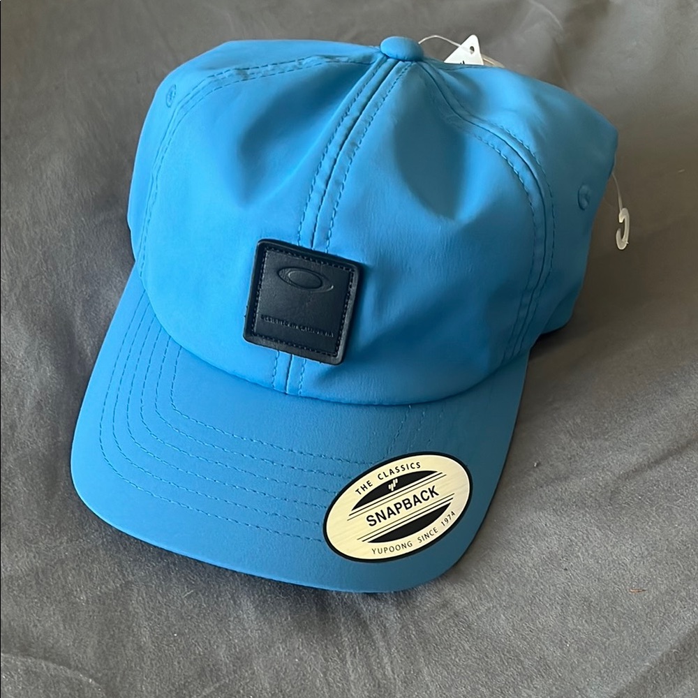 Oakley Blue Snapback Hat Classic Design